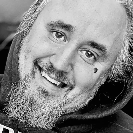 The Psychology of Persuasive Marketing: Converting Behavioral Insights into Campaign Success